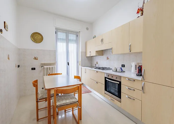 Guesthost - Cadelpiero - Near The Apartament