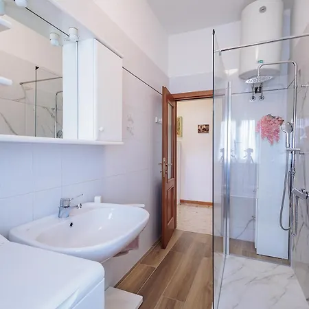 Guesthost - Cadelpiero - Near The